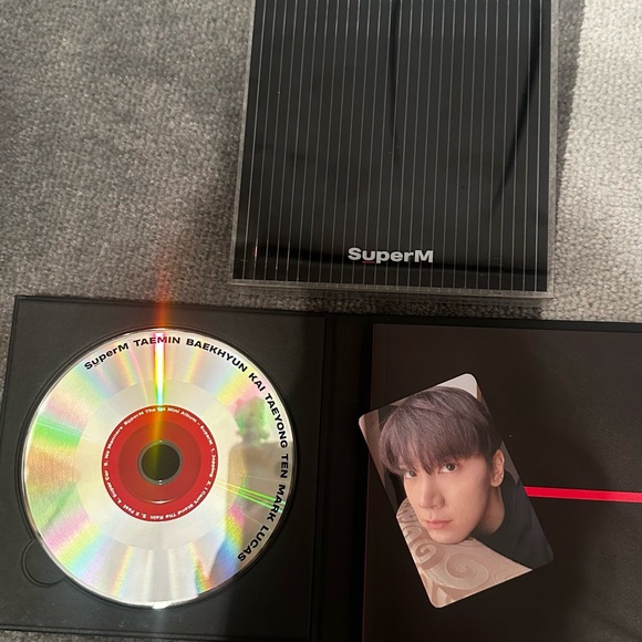 SuperM 1st mini Album - Picture 2 of 2